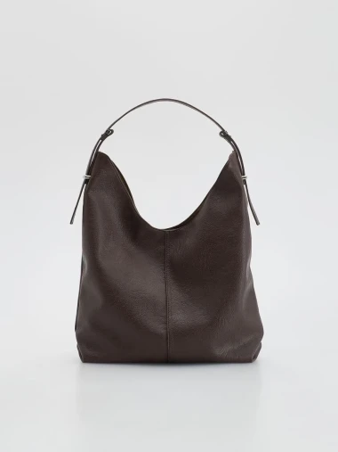 Pristupačne i chic: Reserved torbe savršene za zimske kombinacije