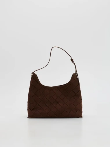 Pristupačne i chic: Reserved torbe savršene za zimske kombinacije