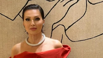 Dama u crvenom: Nina Badrić osvojila Mostar besprijekornom elegancijom