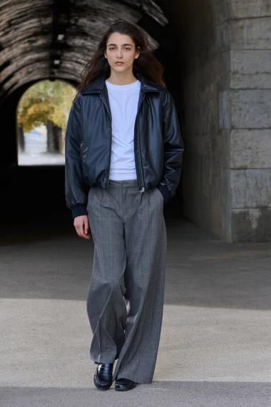 Zimska sezona u znaku kariranih hlača: Elegantan povratak modnog klasika