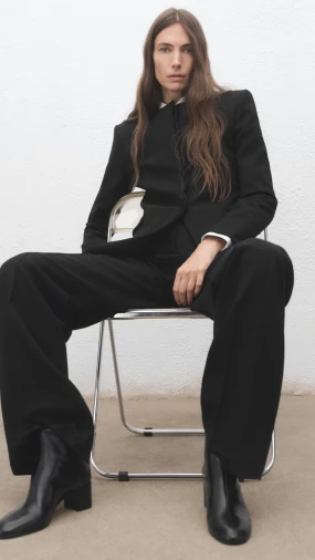 Trendi kožne gležnjače koje osvježavaju zimske kombinacije