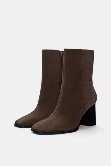 Trendi kožne gležnjače koje osvježavaju zimske kombinacije