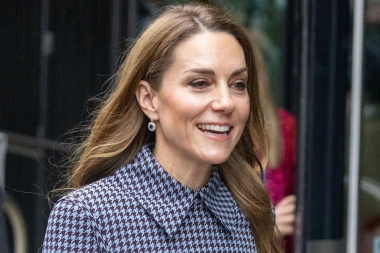 Kate Middleton ponovno oduševila: Midi haljina s popularnim uzorkom kao savršen jesenski klasik