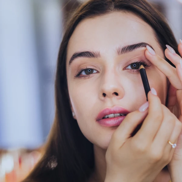 Jeste li čuli za puppy eyeliner? Nježan trend koji suptilno mijenja pogled