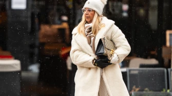Zimska bajka na špici: Dama u bijelom pokazala kako spojiti meku eleganciju i nordijski šarm