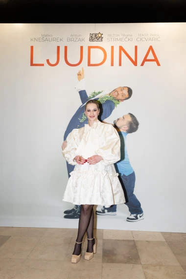 Nexstage teatar započeo svoju priču – Predstava “Ljudina” oduševila premijerom u Knapu