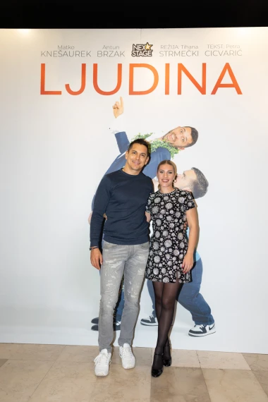 Nexstage teatar započeo svoju priču – Predstava “Ljudina” oduševila premijerom u Knapu