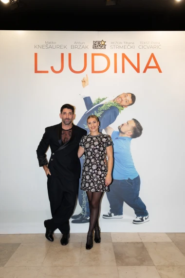 Nexstage teatar započeo svoju priču – Predstava “Ljudina” oduševila premijerom u Knapu