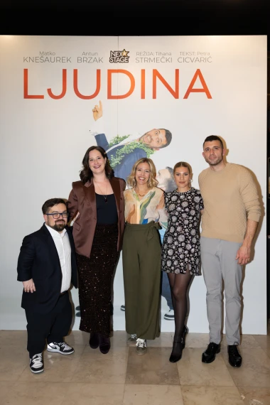 Nexstage teatar započeo svoju priču – Predstava “Ljudina” oduševila premijerom u Knapu