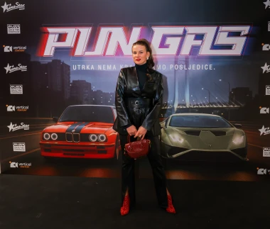 Adrenalin, miris oktana i energija nabrijanog automobilskog podzemlja – sinoć je sve to stiglo u cinestar na premijeru filma Pun gas!