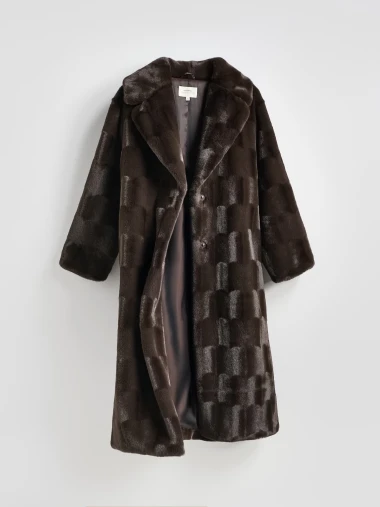 Najpoželjniji komadi za blagdansku sezonu: Elegancija za svaku prigodu