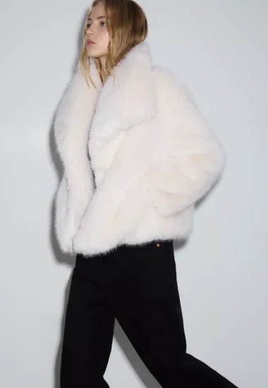 Najpoželjniji zimski komad: Kratke bunde od umjetnog krzna