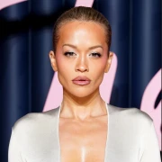 Haljina koja je zapalila crveni tepih: Božanstvena Rita Ora u bisernoj kreaciji