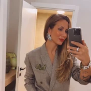 Ana Gruica pozvala profesionalce da postave lampice za blagdane: 'Svitli ka Las Vegas!'