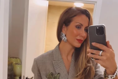 Ana Gruica pozvala profesionalce da postave lampice za blagdane: 'Svitli ka Las Vegas!'