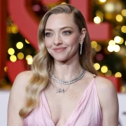 Amanda Seyfried kao ružičasti cvijet: Glumica zablistala u eteričnoj haljini