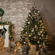 Blagdanska inspiracija: Božićni ukrasi za bor iz Sinsaya i Pepca do 10 eura