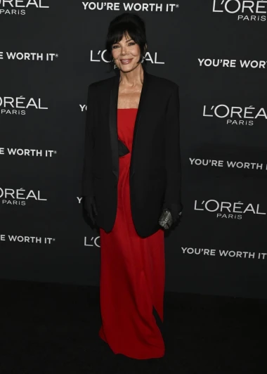 Blagdanski glamur obitelji Jenner: Kendall i Kris oduševile na crvenom tepihu L'Oréala