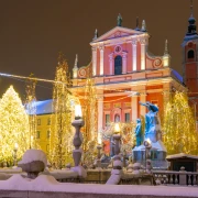 Advent u Ljubljani 2025: Vodič kroz čaroliju svjetla, okusa i glazbe