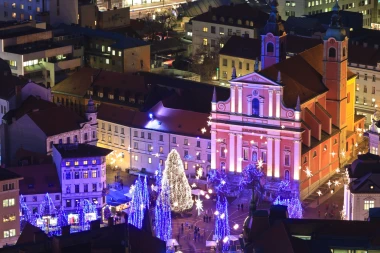 Advent u Ljubljani 2025: Vodič kroz čaroliju svjetla, okusa i glazbe