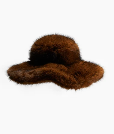 Najšarmantniji zimski trend se vraća: Pronašli smo najljepše kape od umjetnog krzna