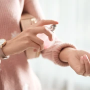 Mirisi koji su definirali 2025: Ovo je 13 najtraženijih ženskih parfema