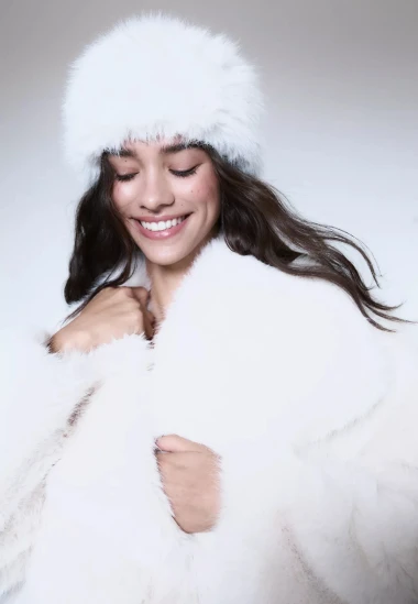 Najšarmantniji zimski trend se vraća: Pronašli smo najljepše kape od umjetnog krzna