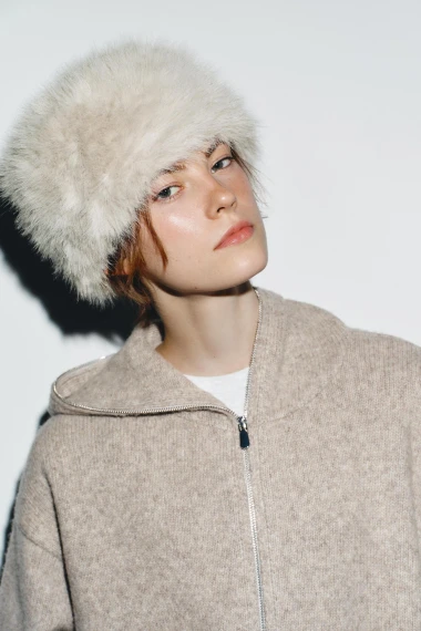 Najšarmantniji zimski trend se vraća: Pronašli smo najljepše kape od umjetnog krzna