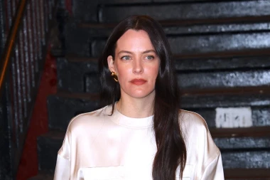 Predivna unuka Elvisa Presleyja Riley Keough oduševila outfitom na Chanel reviji