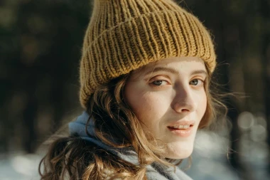 Kako spriječiti o&scaron;tećenje i elektricitet kose uz svakodnevno no&scaron;enje kape?