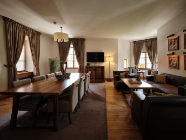 Dvorac Otočec: Bajkovita oaza povijesti i gastronomije na samo pola sata od Zagreba