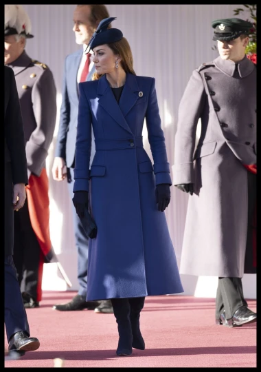 Uvijek elegantna Kate Middleton očarala u plavim izdanjima, a nosila je i poseban detalj