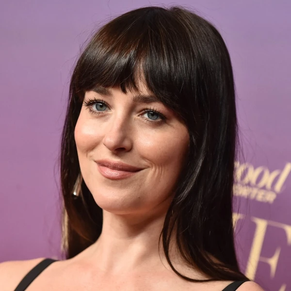 Najutjecajnije žene zabave: Dakota Johnson oličenje elegancije u crnoj pencil haljini