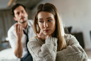 Psiholozi otkrivaju 6 izdaja u vezi koje bole više od varanja — i događaju se češće nego što misliš