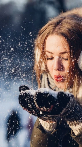 Ove zime teški puder mijenjamo za prozračniji skin tint