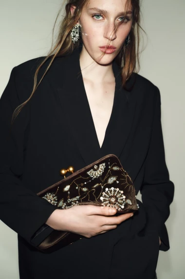 Srebro, zlato, perlice, šljokice - torbice koje će uljepšati svaku party kombinaciju