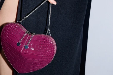 Srebro, zlato, perlice, šljokice - torbice koje će uljepšati svaku party kombinaciju