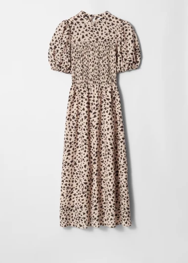 Najudobnija dnevna haljina za zimu? Smocked modeli uvjerljivo vode