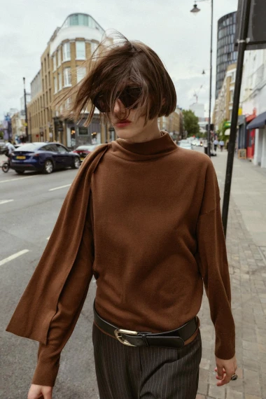 Nakon kaputa, puloveri sa &scaron;alom ističu se kao hit zimske sezone