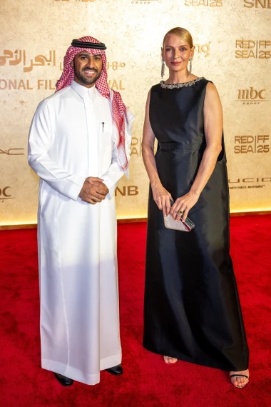 Uma Thurman u elegantnom izdanju: Neosporni dokaz da je crna haljina vječni klasik