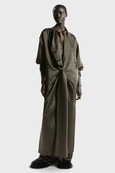 H&amp;M party komadi: Sjaj, saten i cozy klasici za blagdansku sezonu