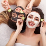 Spas za kožu u hladnim danima: Najbolje drogerijske maske za zimu