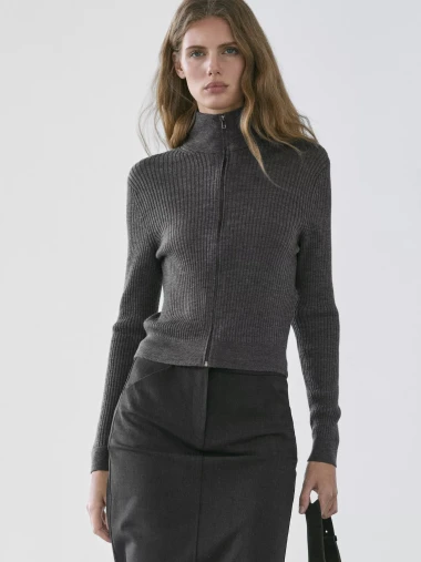 Najljep&scaron;i kardigani ove zime: Od tankih klasika do chunky modela