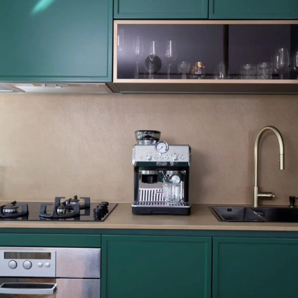 Vodič Mirjane Mikulec za staklo u kuhinjama – inspirirajte se svježim idejama