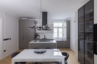 Vodič Mirjane Mikulec za staklo u kuhinjama – inspirirajte se svježim idejama