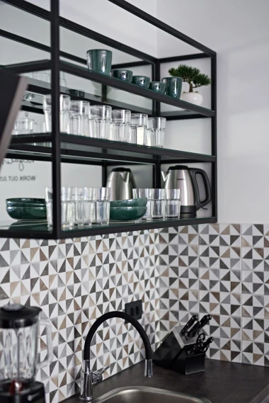 Vodič Mirjane Mikulec za staklo u kuhinjama – inspirirajte se svježim idejama