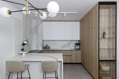 Vodič Mirjane Mikulec za staklo u kuhinjama – inspirirajte se svježim idejama