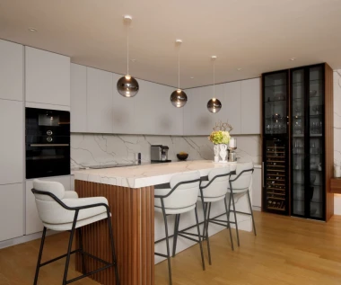 Vodič Mirjane Mikulec za staklo u kuhinjama – inspirirajte se svježim idejama