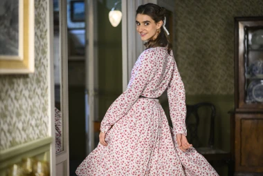 Pastelne boje, točkice i valovi u kosi: Ove trendove 50-ih obožavamo i danas