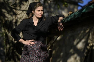 Pastelne boje, točkice i valovi u kosi: Ove trendove 50-ih obožavamo i danas